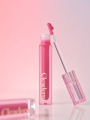 Plumping collagen lip gloss with minty tingle for fuller lips